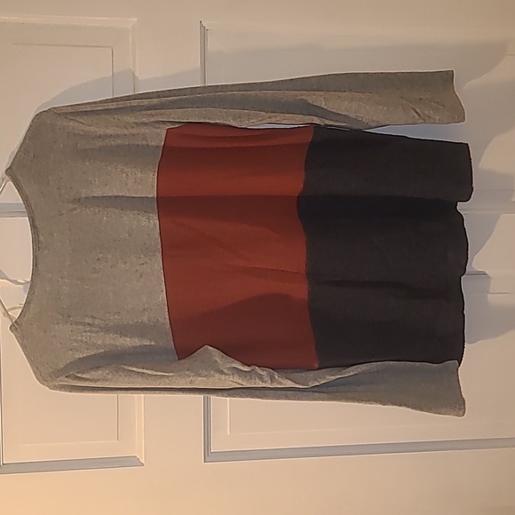 Color Block top - Picture 2 of 5